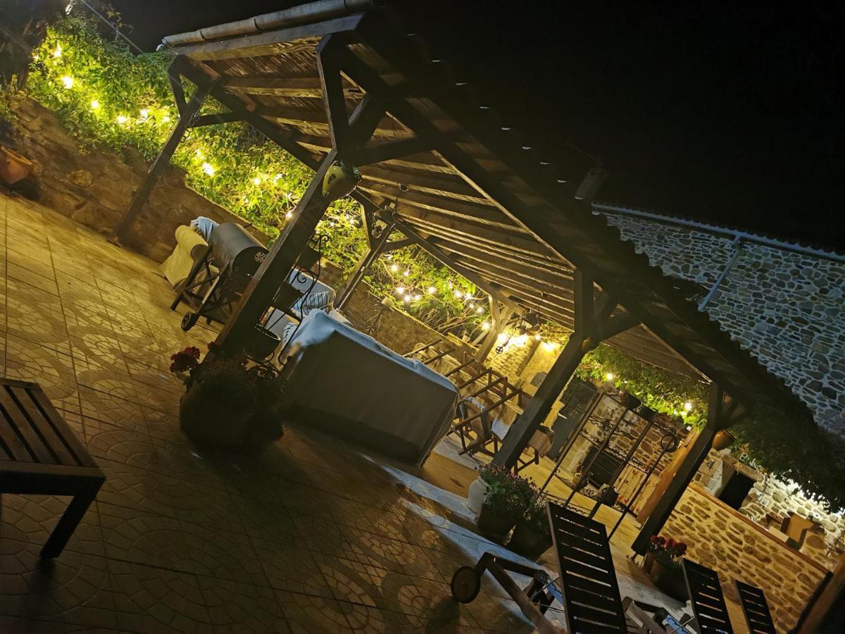 Mes Maisons Gardoises, Two Gites Sleeping 13 With Two Private Pools, Kids Room, Laundry, Disco, Free Wifi, Linen And Dog'S Are Welcome Gagnières Kültér fotó